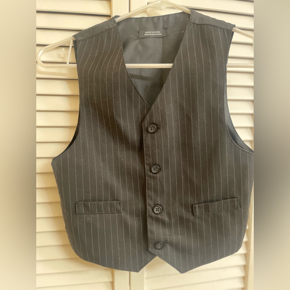 Boys vest. Size 8. Black pinstripe.